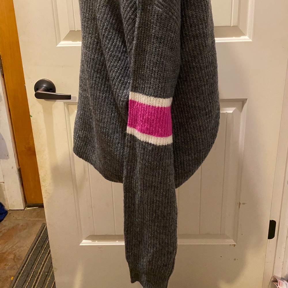 John + Jenn J + J Cropped Sweater- NWT - Picture 5 of 8
